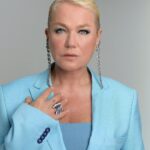 Xuxa Instagram - Dia de pré-estreia de @umafadaveiomevisitar 🧚🏻‍♀️❤️ Look @eduardo_guinle @miranda_castrooficial Make @edduhmakeup Fotos @bladmeneghel Equipe X