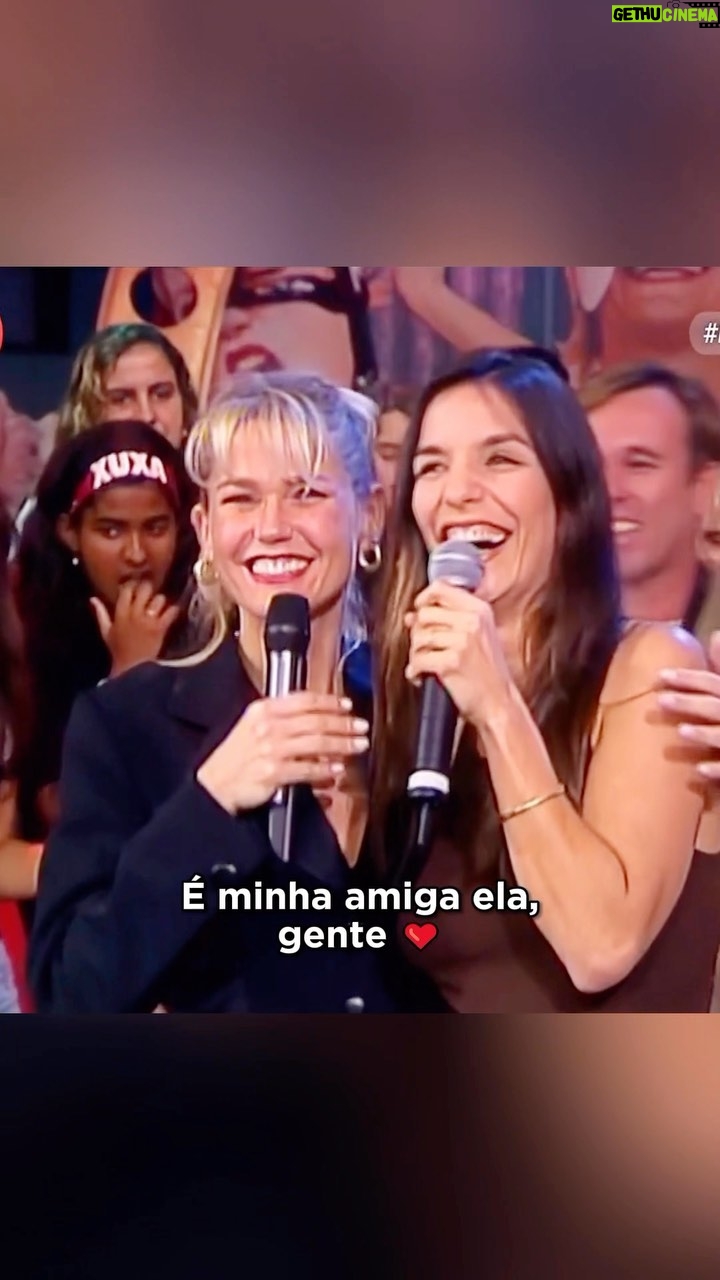 Xuxa Instagram - Amigas em alto mar e até de baixo d’água… ❤️ @ivetesangalo #CarnaXuxa #NaviodaXuxa #tbt