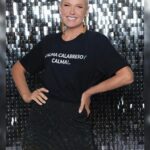 Xuxa Instagram - Hj foi o segundo dia de fotos comigo... recebi o carinho de mais de 500 pessoas! E amanhã tem mais 💋❌❤️ 📸 @bladmeneghel @naviodaxuxa