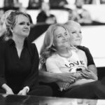 Xuxa Instagram – Nossa amizade transcendeu as telas da televisão e se transformou em uma conexão verdadeira e duradoura. O carinho e cumplicidade que compartilhamos forma uma aliança única.

Onde queriam que houvesse rivalidade, na verdade, fortaleceu uma linda amizade. 

Uma noite que ficará para sempre marcada em nossa história. Ontem, no Criança Esperança foi muito especial, nos unimos para uma causa nobre: ajudar as crianças em situação de vulnerabilidade.

O palco do Criança Esperança brilhou ainda mais com a presença de tantos amigos, colegas de profissão e nossos amados/maravilhosos fãs.

Juntos, podemos fazer grandes coisas e espalhar amor e compaixão pra todos vocês que tanto nos apoiam.

Obrigada à todos os envolvidos por tornarem essa noite tão especial! 🤍✨

#CriançaEsperança

📸: Chico Couto e Fábio Cordeiro