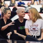 Xuxa Instagram – Nossa amizade transcendeu as telas da televisão e se transformou em uma conexão verdadeira e duradoura. O carinho e cumplicidade que compartilhamos forma uma aliança única.

Onde queriam que houvesse rivalidade, na verdade, fortaleceu uma linda amizade. 

Uma noite que ficará para sempre marcada em nossa história. Ontem, no Criança Esperança foi muito especial, nos unimos para uma causa nobre: ajudar as crianças em situação de vulnerabilidade.

O palco do Criança Esperança brilhou ainda mais com a presença de tantos amigos, colegas de profissão e nossos amados/maravilhosos fãs.

Juntos, podemos fazer grandes coisas e espalhar amor e compaixão pra todos vocês que tanto nos apoiam.

Obrigada à todos os envolvidos por tornarem essa noite tão especial! 🤍✨

#CriançaEsperança

📸: Chico Couto e Fábio Cordeiro