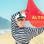 Xuxa Instagram - Falta pouco pra nos encontrarmos em alto mar... Boa semana a tds 💋❌🚢 @naviodaxuxa 📸 @bladmeneghel