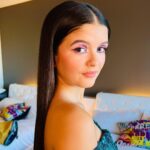 YaYa Gosselin Instagram - reunited with @brenrobertsonbeauty and @allanface for some sleek and smooth glam for the FUN Ivy & Bean premiere 🖤 They take the best care of me! Everyone watch the movies when they come out September 2nd on @netflix …My sweet friend @kesleeblalock shines in them! Harmony Gold Theater