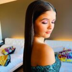 YaYa Gosselin Instagram - reunited with @brenrobertsonbeauty and @allanface for some sleek and smooth glam for the FUN Ivy & Bean premiere 🖤 They take the best care of me! Everyone watch the movies when they come out September 2nd on @netflix …My sweet friend @kesleeblalock shines in them! Harmony Gold Theater