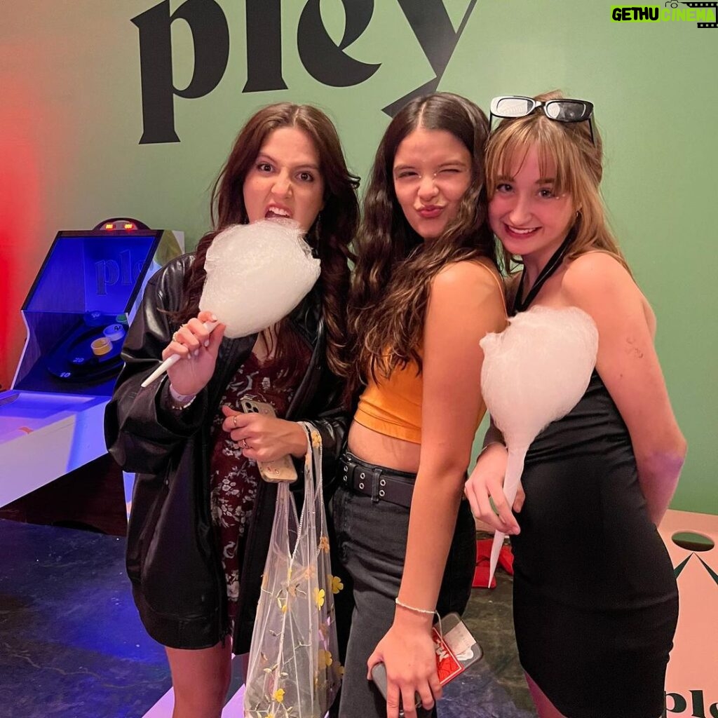 YaYa Gosselin Instagram - 10/10 recommend meeting your heroes. I have been a massive fan since I was a little girl and meeting @peytonlist did my heart so good bc she is truly the nicest person and a grade a human being. The launch of @pleybeauty COBRA KAI was SO FUN! I should do a make up reel with all my new goodies 💄 Thank you for inviting me @camilledragomer 🖤 🐍 🥋 I had the best time! #netflix