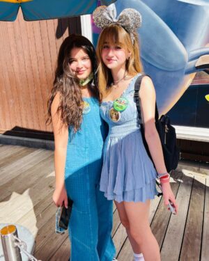 YaYa Gosselin Instagram - Birthday babes 💙 #allblue