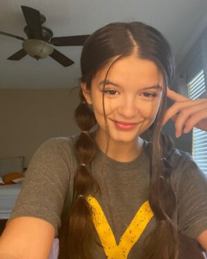YaYa Gosselin Instagram - Who else is watching the @yellowstone finale tonight? 🙋🏻‍♀️ #iloveteeter