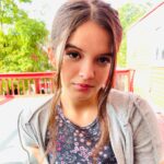 YaYa Gosselin Instagram – Supposed to be doing school. Fashionably avoiding you @oryan.landa 🤣 Eastchester, New York