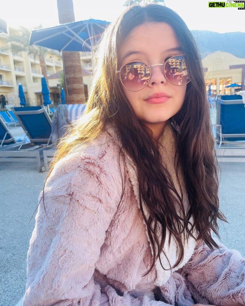 YaYa Gosselin Instagram - Best birthday weekend 🌴 SWIPE for a surprise 😜 Palm Springs, California