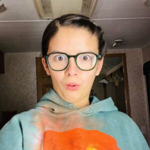 YaYa Gosselin Instagram - Swipe for the real me 🤓