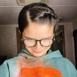 YaYa Gosselin Instagram - Swipe for the real me 🤓