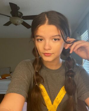 YaYa Gosselin Instagram - Who else is watching the @yellowstone finale tonight? 🙋🏻‍♀️ #iloveteeter