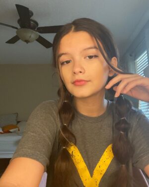 YaYa Gosselin Instagram - Who else is watching the @yellowstone finale tonight? 🙋🏻‍♀️ #iloveteeter