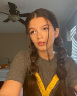 YaYa Gosselin Instagram - Who else is watching the @yellowstone finale tonight? 🙋🏻‍♀️ #iloveteeter