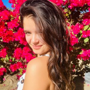 YaYa Gosselin Instagram - When you want to take cute sunny Palm Springs pix but your astigmatism won’t let you be great. #ouch #palmspringsiloveyou