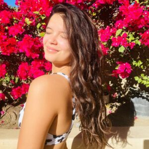 YaYa Gosselin Instagram - When you want to take cute sunny Palm Springs pix but your astigmatism won’t let you be great. #ouch #palmspringsiloveyou