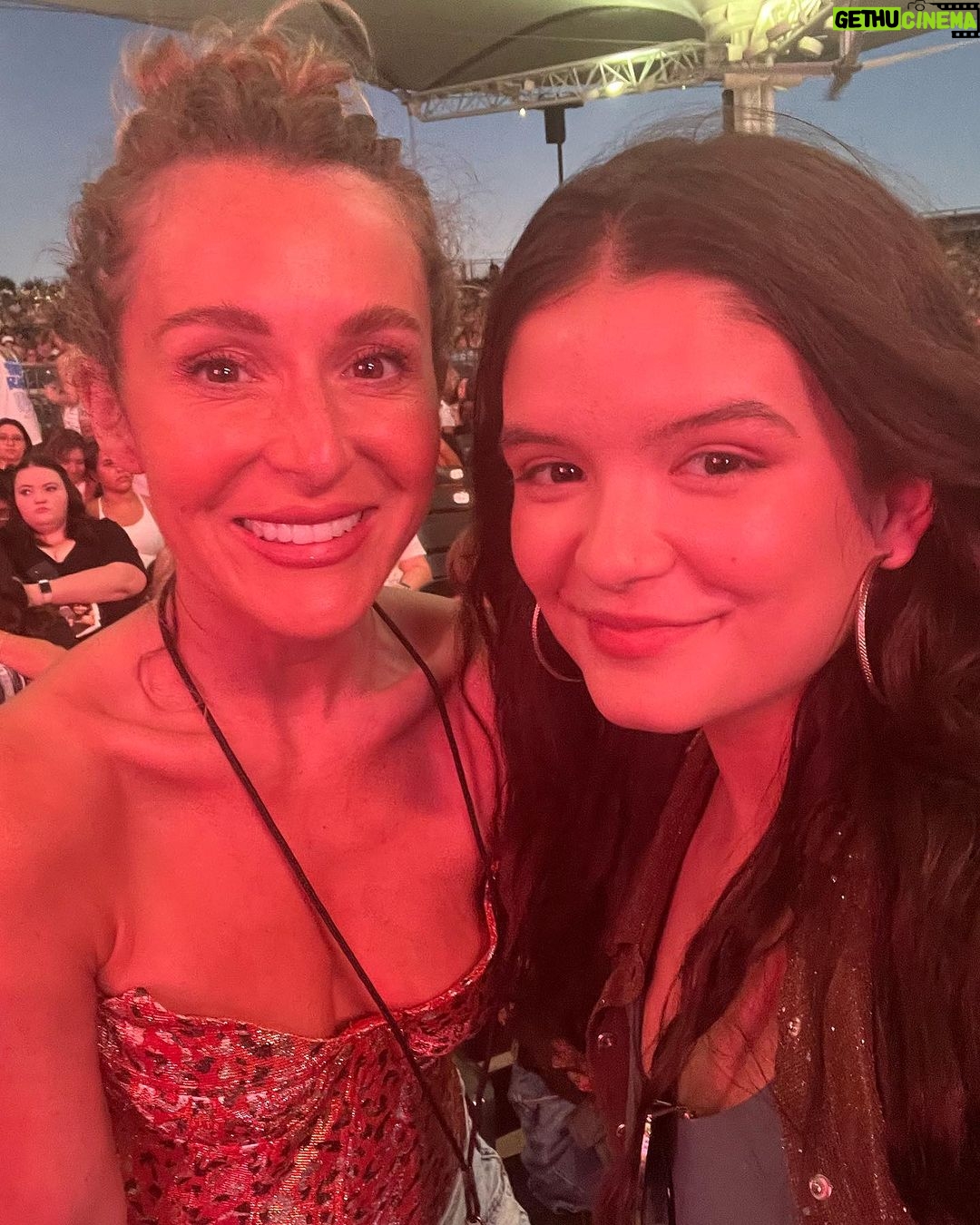 YaYa Gosselin Instagram - missy 𫶠carmen #multiverse Thank you so much @vegaalexa & @therealcarlospena for the most amazing night! If @bigtimerush is playing near you go see a show! They are incredible! #bigtimerush #fangirl đ¤đ¤đ¤ The Cynthia Woods Mitchell Pavilion