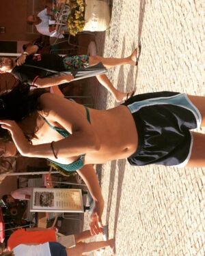 Yadira Guevara-Prip Instagram - PreCovid #throwbacks messy movement, too tired to get a good clip🥵
I miss the sun on my legs and training outside
I miss my family shenanigans 
I miss dancing with strangers
I miss feelin the crowd bop to live music
I miss my NYC rooftops
I miss traveling to new places
Stay safe folks- let’s do our part so we can get back to normal soon
Swipe to the last slide to see how this winter got me feelin 🥶