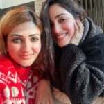 Yami Gautam Instagram - When my sister dresses up for both of us since forever, eh @s_u_r_i_l_i_e 🤪🫠 Who else connects 🙋🏻‍♀️ Merry Christmas🎄❤️