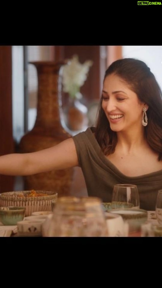 Yami Gautam Instagram - Here's a valuable tip: Invest in yourself. ✨ Its value never diminishes :) #JashnSacchaiKa #SacchaPyaar #SelfLove #InvestInYourself #LightWeightJewellery #DiamondJewellery #TrueInvestment #JewelleryCollection #JewelleryShopping #TraditionalJewellery #ModernJewellery #Accessories #JewelleryGoals #Aisshpra #AisshpraJewellery #Gems #Jewels