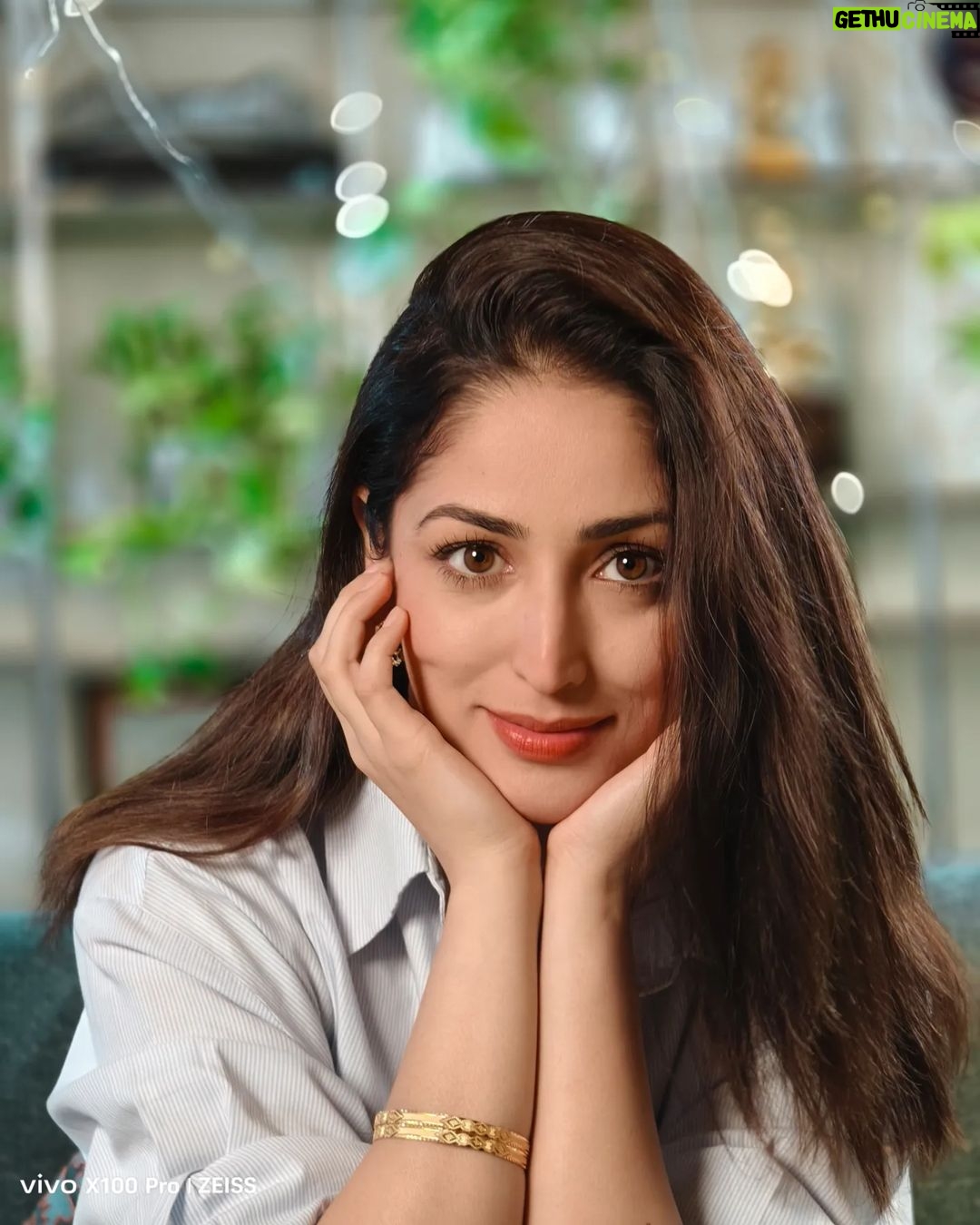 Yami Gautam Instagram - To me, there’s no joy purer than in my craft. So when @vivo_india asked me to #UncoverTheImagination and think of a moment when I felt complete joy, the answer was simple. The first time I got cast in a leading role. That moment, I knew that I’d spent the rest of my life chasing that high. I am so thankful to vivo for immortalising that joy for me with the vivo X100 Series. The ZEISS Multifocal Portrait Camera gives you the freedom to click extraordinary pictures capturing the true emotions, without the effort of changing multiple lenses It’s truly the Next Level of Imaging! @vivo_india @zeisscameralenses #vivoX100Series #UncoverTheImagination #NextLevelOfImaging #XtremeImagination