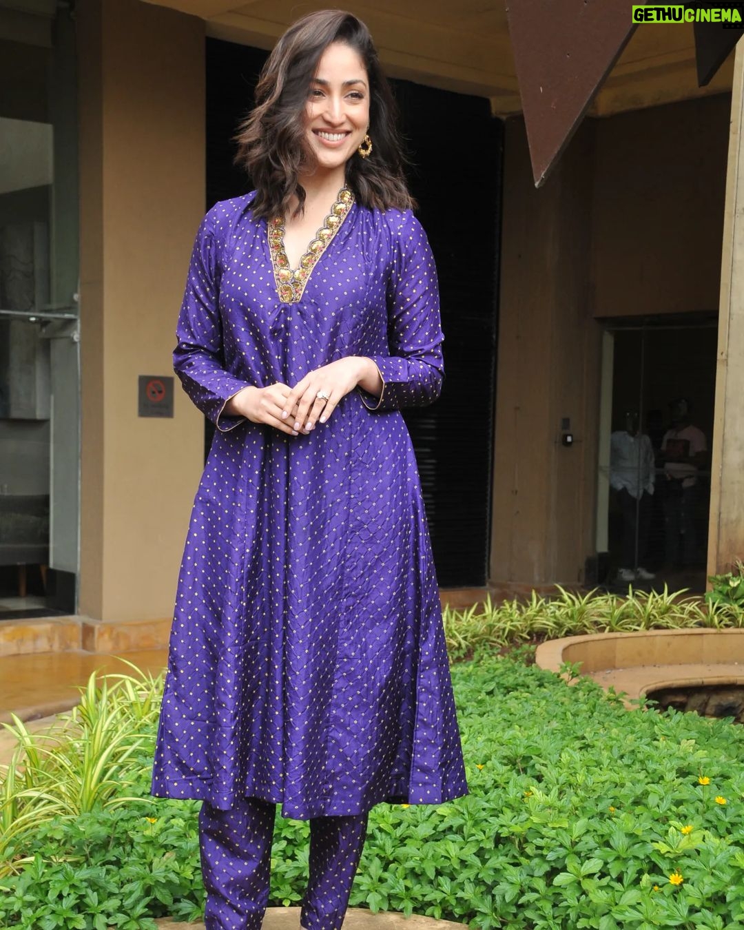 Yami Gautam Instagram - 💜 Outfit @raw_mango Earrings @goldenwindow Styled by @alliaalrufai @shubhangini_gupta Hair @Sajzdot Makeup @mitalivakil @aashvihmua