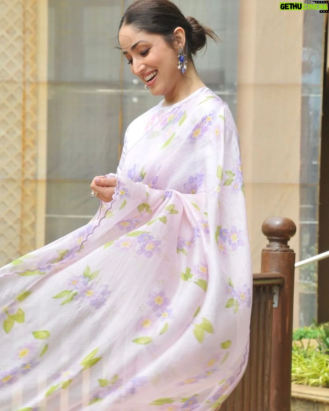 Yami Gautam Instagram - 🌸 Saree @nadiyapaar Styled by @alliaalrufai @shubhangini_gupta Hair @Sajzdot Makeup @mitalivakil @aashvihmua