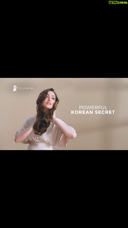 Yami Gautam Instagram - Ab tak nahi suna? Pilgrim ne Dhoond Nikaale Korean Hair Growth Secrets 😎 Pilgrim's Korean Advanced Hair Growth Serum has been a favourite of all Pilgrim customers and now, even mine! 💙 Get yours today! #Pilgrim #PilgrimNeDhoondNikaale #KoreanBeautySecret #haircare #hairgrowth