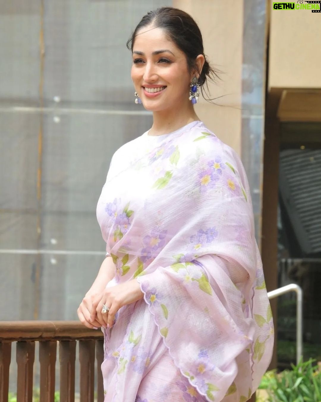 Yami Gautam Instagram - 🌸 Saree @nadiyapaar Styled by @alliaalrufai @shubhangini_gupta Hair @Sajzdot Makeup @mitalivakil @aashvihmua