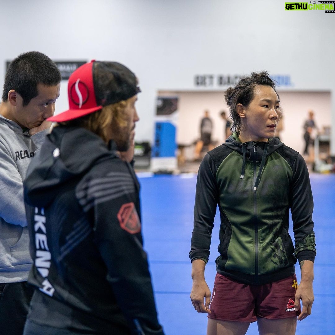 Yan Xiaonan Instagram - It’s almost fight week!!! Excited Urijah Fabers Ultimate Fitness