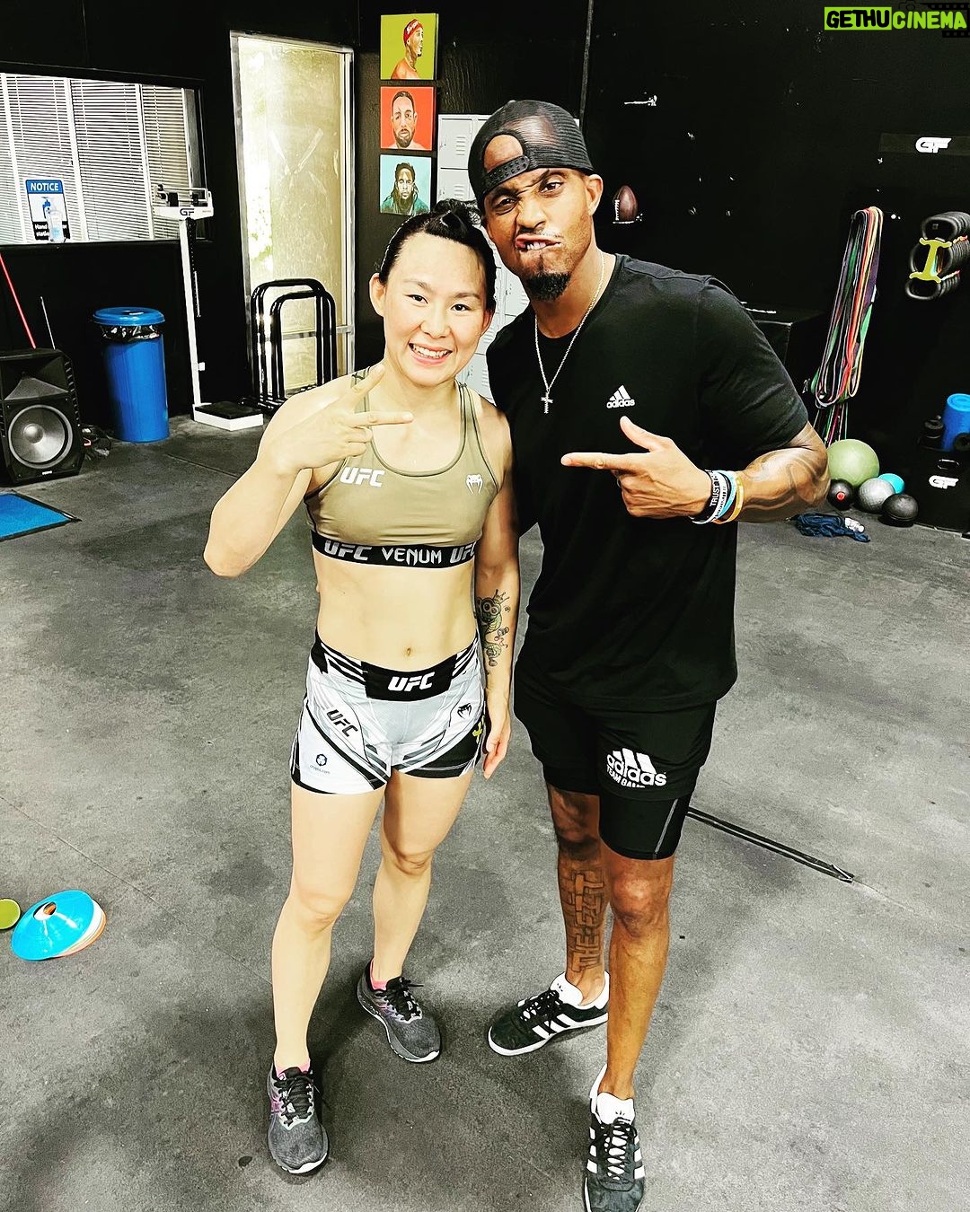 Yan Xiaonan Instagram - Got my Saturday work in. This guy @gamefitsac keeps me prepared at all times!