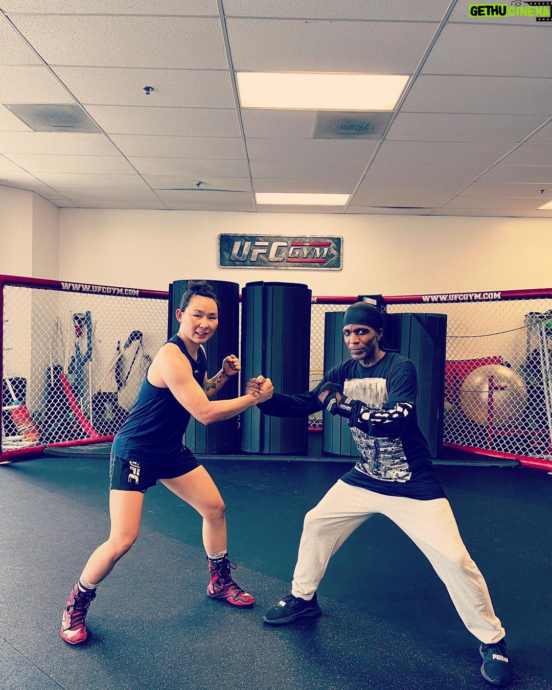 Yan Xiaonan Instagram - 每天进步一点点,离成功就近一点。💪 A little bit of progress every day, from the success of the nearest point.