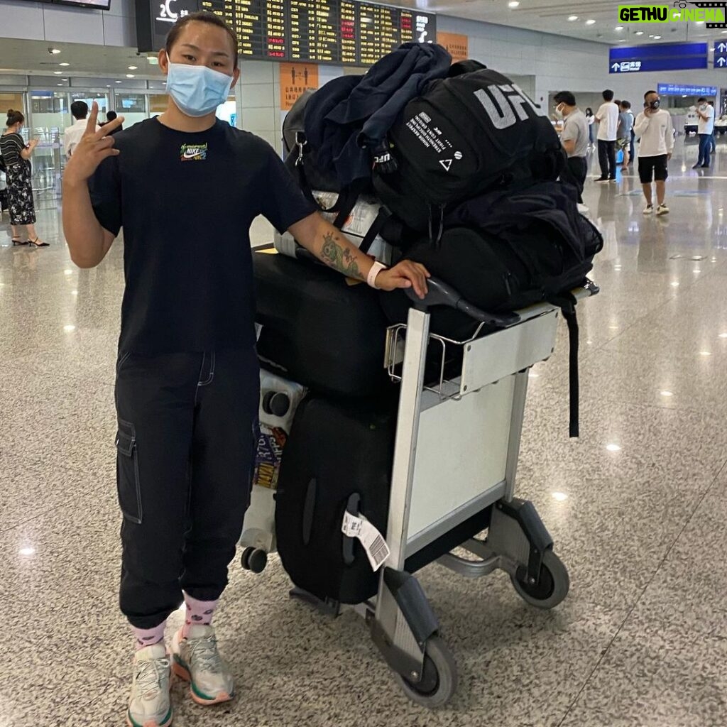 Yan Xiaonan Instagram - can you count my luggages😜? see you 🇨🇳～ Shanghai Pudong International Airport