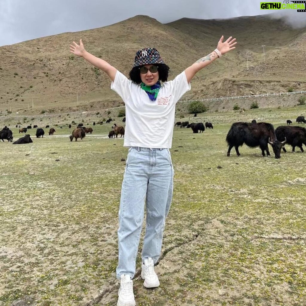 Yan Xiaonan Instagram - welcome to China🌅 Shannan, Tibet