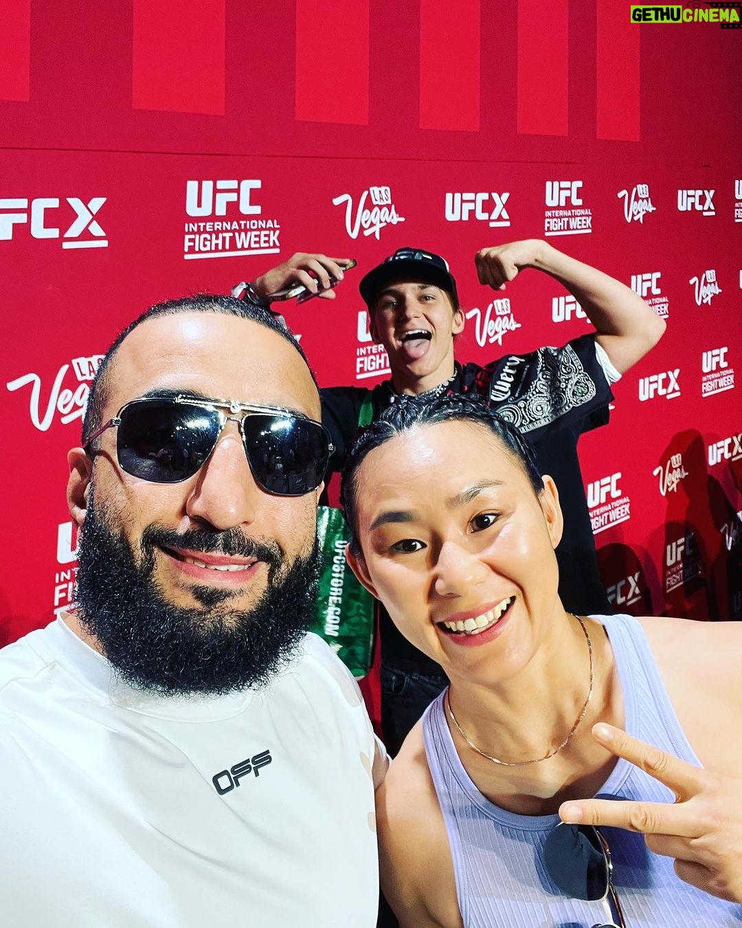 Yan Xiaonan Instagram - Had a great time at the UFC Fan Expo with @bullyb170. Amazing seeing all the fans. Now time for the fights 👊