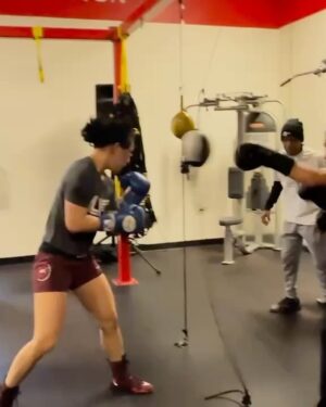 Yan Xiaonan Instagram - Speed, power, precision🥊

Appreciate my team help me being excellent every single day.💯

Let’s show some grrl power!👊@grrrl_clothing 

#borntofight #grrlpower #mma #boxing #training #hardworking
