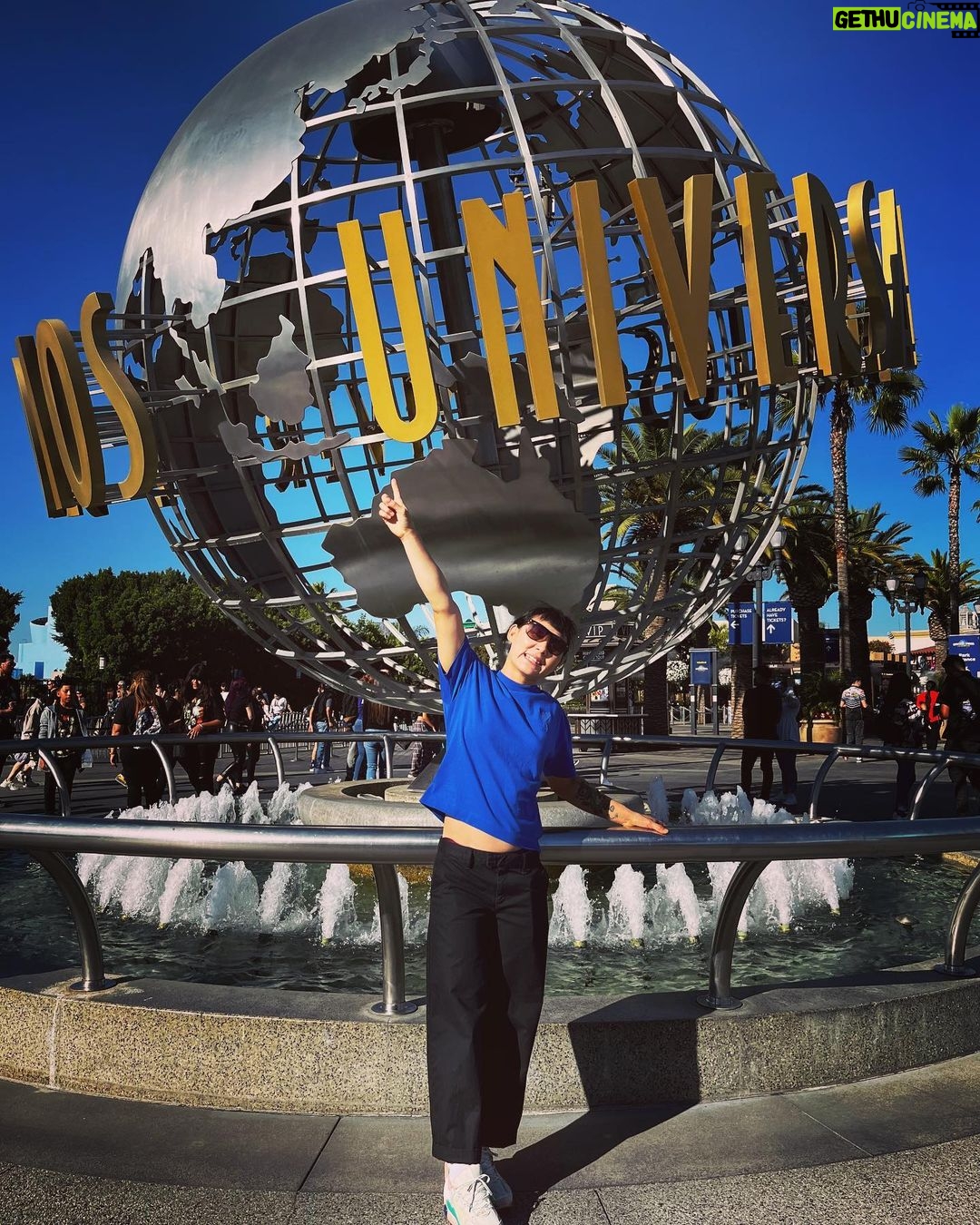 Yan Xiaonan Instagram - Universal Studios 🎞🎥 Happy Halloween everyone! 🎃 👻
