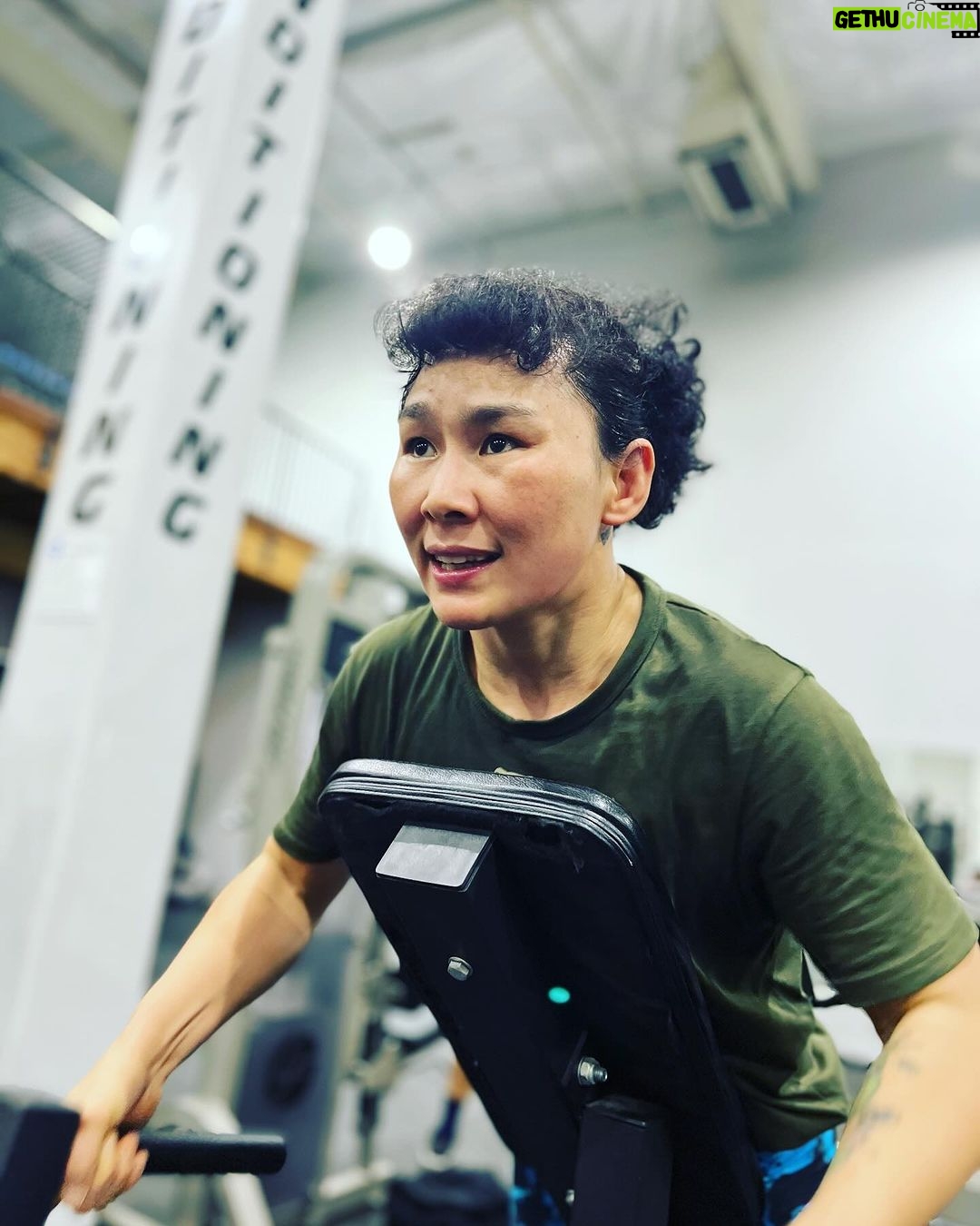 Yan Xiaonan Instagram - 💪💪💪🏋️♂️🏋️♂️🏋️♂️