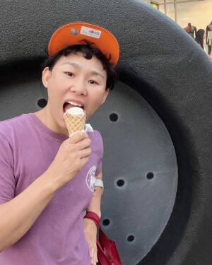 Yan Xiaonan Instagram - Occasional indulgence🍦😆 Happy Labor Day! 💪#weekend #laborday