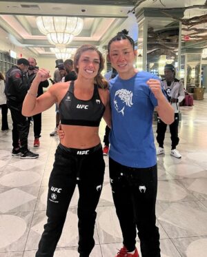 Yan Xiaonan Instagram - Opponents in the 25 minutes, friends in life. ❤️💚

#realrecognizereal #friendship #femalefighters #womensmma