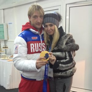 Yana Rudkovskaya Instagram - 10 лет назад в Сочи на наших Зимних Олипийских играх Sochi 2014 
Олимпийская 4 медаль уЖени в его 4 Олимпиаде! 
Узнали всех героев на фото ? 
На последней фотографии - мы с маленьким Санечкой и  с Президентом оргкомитета Сочи 2014 , а сейчас Заместителем председателя Правительства - РФ- Дмитрием Чернышенко  и Президентом Международного Олимпийского Комитета - Томасом Бахом а любимом Сочи .Бали времена … архивные фото часть 1 ❤️