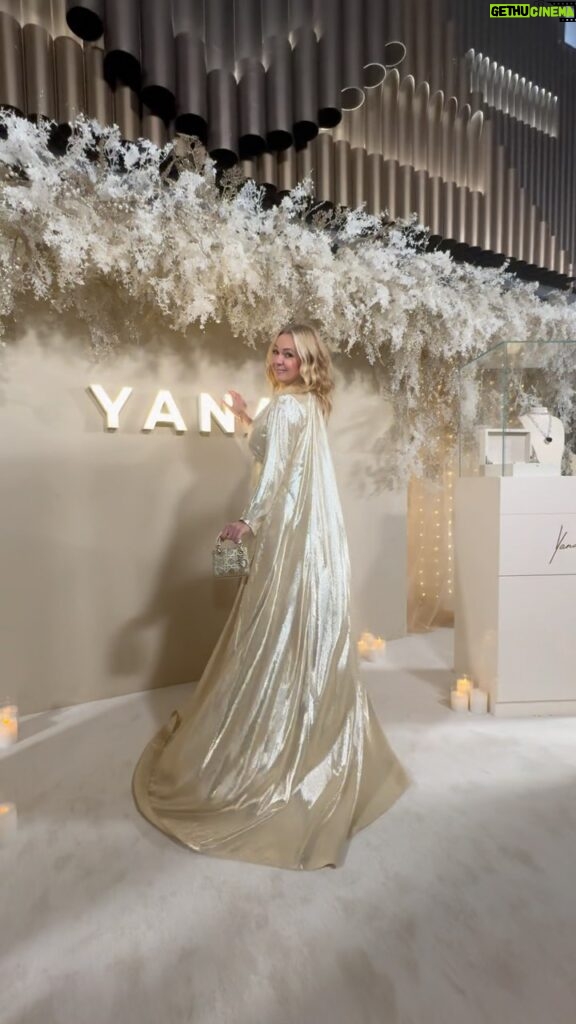 Yana Rudkovskaya Instagram - Shining in gold at Yana’s @yanaraskovalova lavish dinner ✨✨✨✨