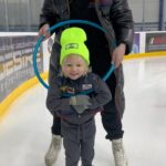 Yana Rudkovskaya Instagram - Решили с Арсюхиным @plushenkoofficial спортом не экспериментировать ) ⛸️ 🙈