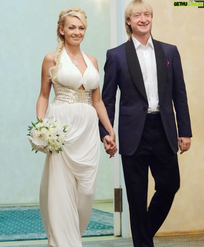 Yana Rudkovskaya Instagram - 1️⃣4️⃣ лет со дня свадьбы ! Агатовая свадьба ! 💜