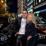 Yana Rudkovskaya Instagram - 18 лет дружбы , работы и творчества ! Дышим синхронно с моим Другом @bilanofficial 🖤 #nofilter