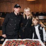 Yana Rudkovskaya Instagram - Свершилось ! После 3 лет строительства пройдя : огонь ,воду и медные трубы мы наконец-то вчера открыли наш частный Ледовый Дворец Спорта @angelsofplushenko в Москве ! Особая благодарность нашему мэру - Сергею Семеновичу Собянину за выделения участка земли под строительство дворца и поддержку во всем ! 2 ледовые арены с комнатами отдыха для спортсменов, 8 комфортных раздевалок , ресторан,тренажерный зал , зал для хореографии, зал для танцев и растяжки , прыжковый зал , наш флагманский бутик экипировки и спортивной одежды @kateeskids & @kdavydova_official ! Благодарим всех наших друзей и партнеров ,кто все эти годы помогал нашим спортсменам и нашей академии. Спасибо всем СМИ кто вчера пришел и поддержал нас. Спасибо всем нашим спортсменам , кто принял участие во вчерашнем ледовом шоу и приглашенным звездам фигурного катания - Чемпионке Европы - Алене Косторной @aliona_officialnew и Русской Ракете - Вице - Олимпийской Чемпионке и большому другу Академии @angelsofplushenko - Александре Трусовой @avtrusova ! Нашей Олимпийской Чемпионке и тренеру нашей Академии - Юлии Липницкой @sunnylipnitskaya за их настоящую дружбу и работу с нашей командой ! Вчера мы открыли еще отделение Танцев на льду под руководством - заслуженного тренера России - Натальи Владимировны Линичук ! Двери нашей академии открыты для всех желающих. У нас отличный лед и тренеры для начальной подготовки малышей . Тренерский штаб с большим опытом работы по юношеским и спортивным разрядам. Мы счастливы ! Наконец -то наша мечта воплотилась в жизнь - все виды фигурного катания : одиночное , парное и танцы теперь под одной крышей в Москве ! 💪🏻✔️