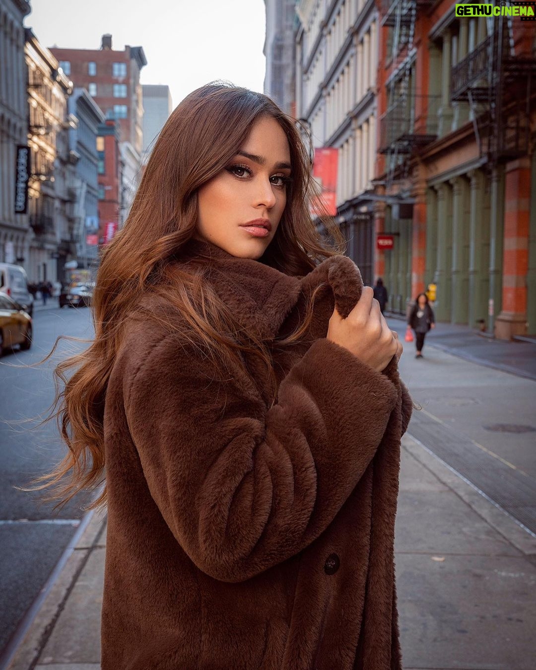 Yanet Garcia Instagram - and so, she decided to start living the life she'd imagined… 🗽😎 Manhattan, New York