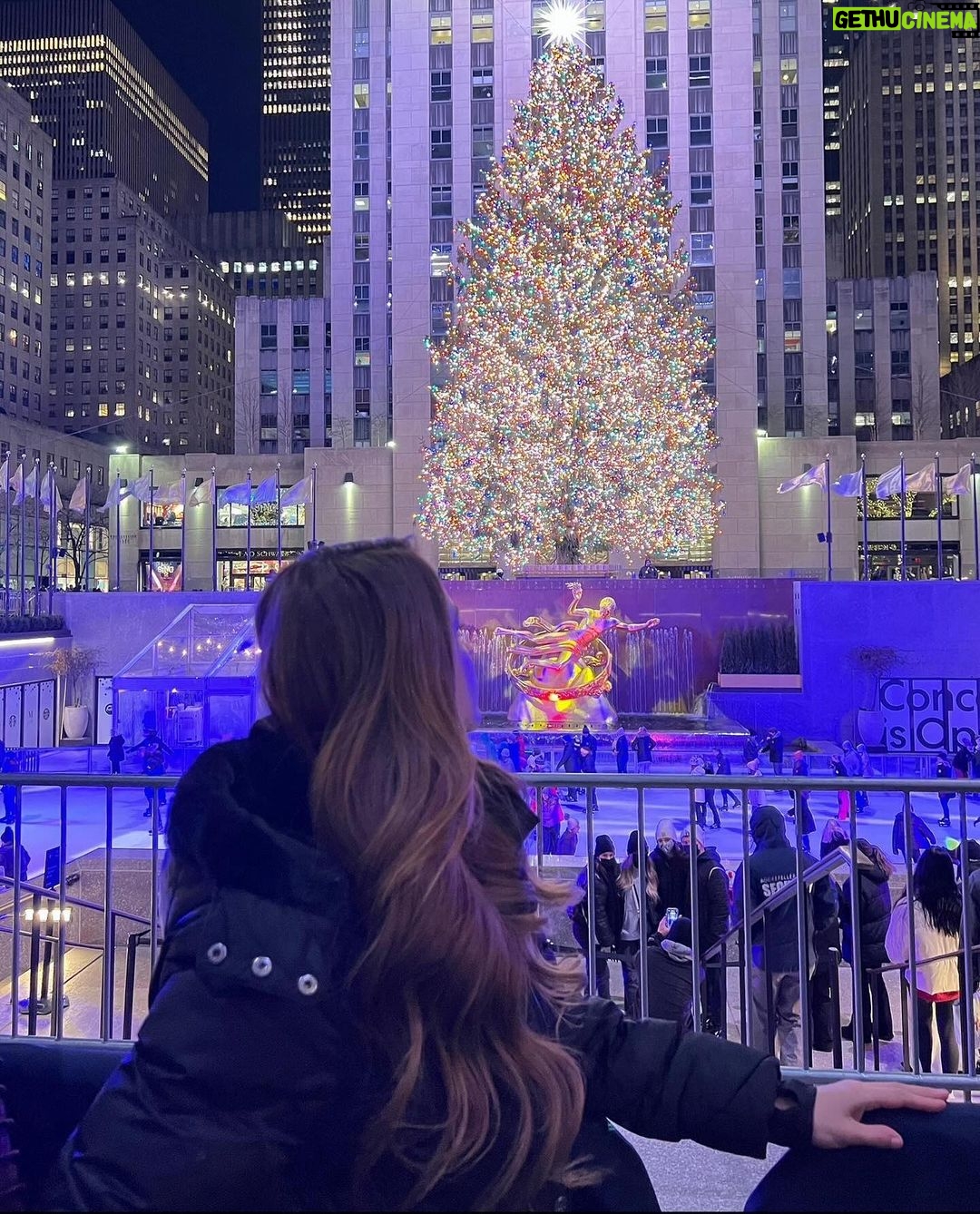 Yanet Garcia Instagram - My Favorite Place In The World 🎄 The christmas Tree in RockaFeller Center