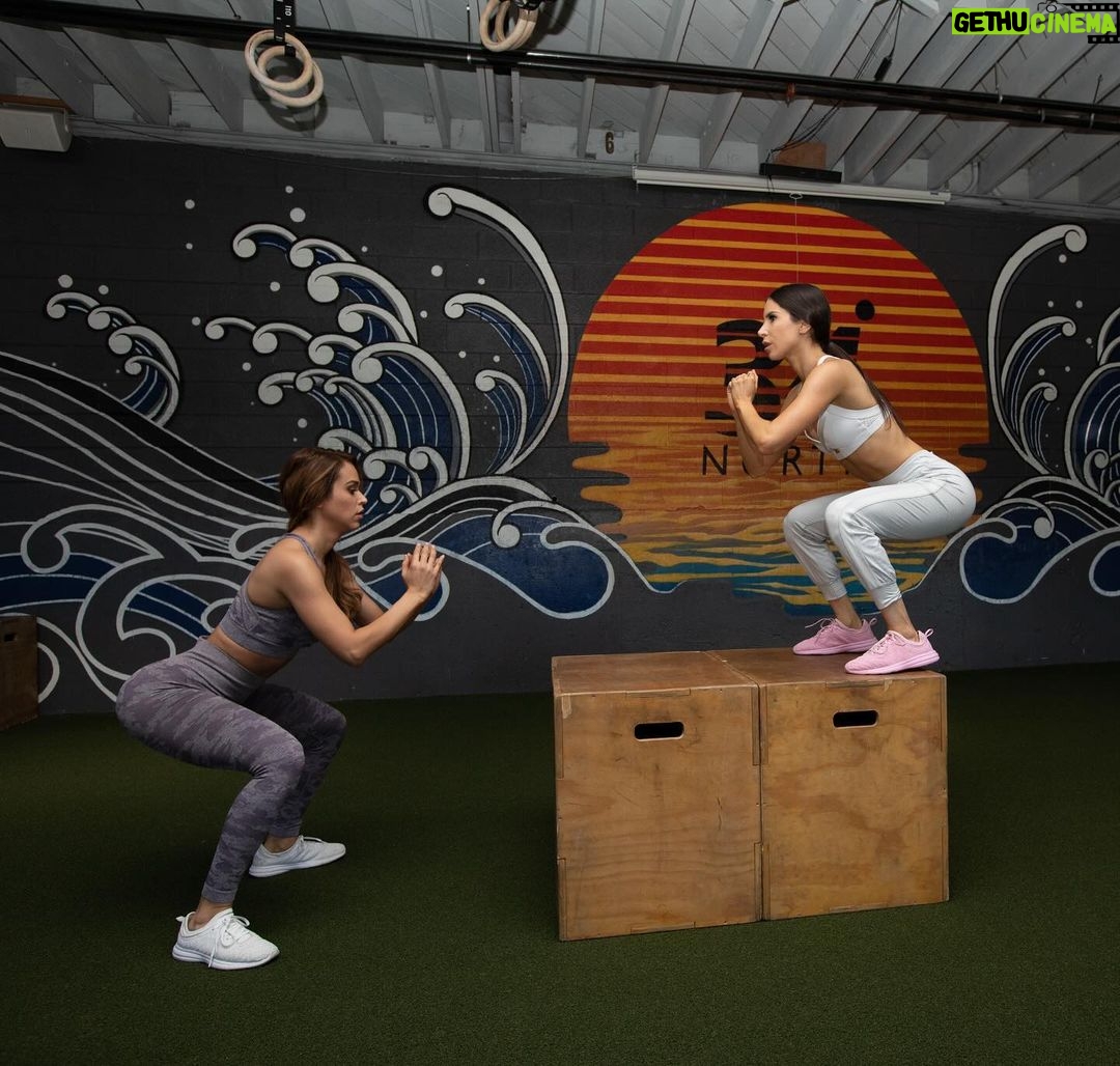 Yanet Garcia Instagram - Fall in love with your fitness journey ♥️ @fitplan_app @jenselter @yanetgarciahealthcoach New York, New York