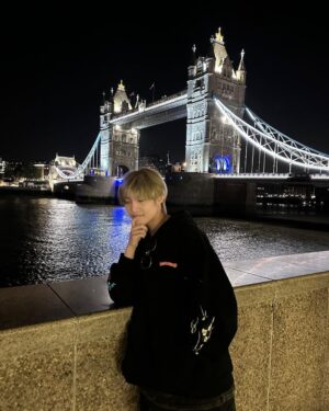 Yangyang Instagram - Long time no see, London❤️ did u guys have a lot of fun yesterday?